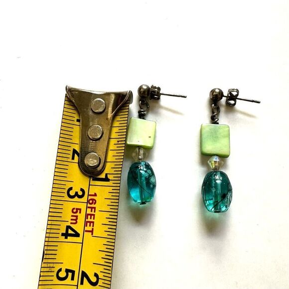 Blue abalone beaded drop post earrings - Picture 6 of 6